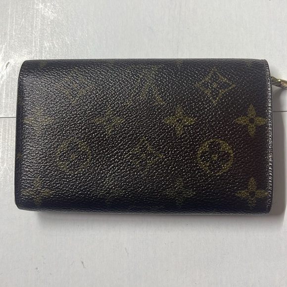 Louis Vuitton Tresor Monogram Bi-Fold - Picture 6 of 9
